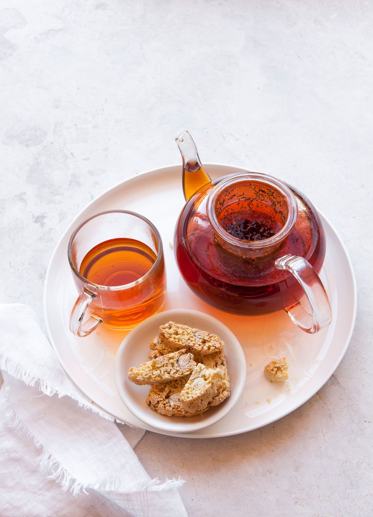 7 Teas for Bloating That Will Help Relieve Discomfort
