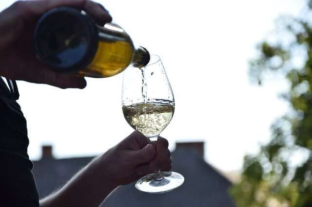 Chablis, white wine and health: alleviating constipation ...