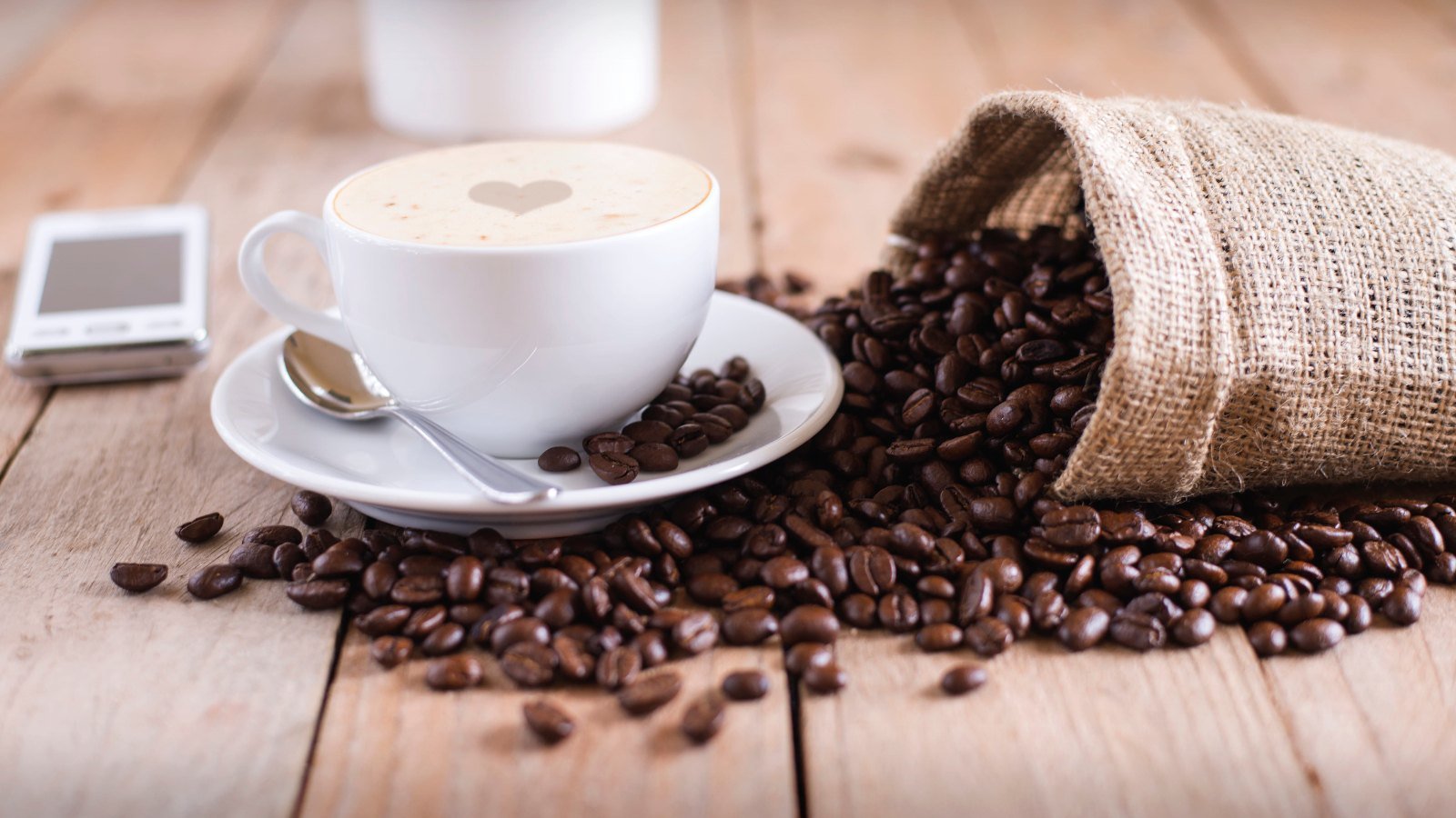 Does Coffee Make You Bloated? Yes, and No