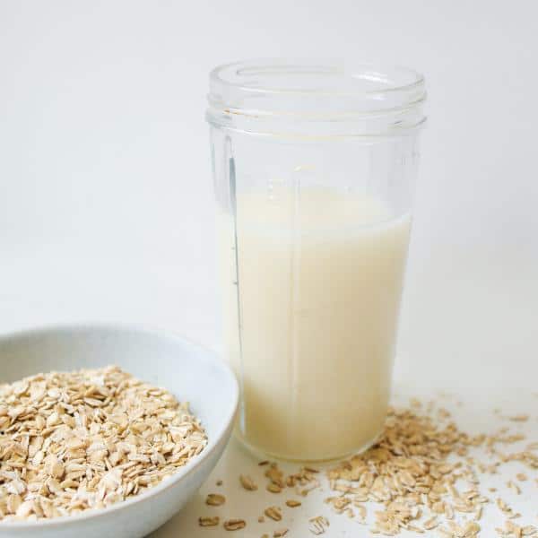 Oat milk vs Almond milk: Which is healthier?